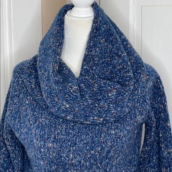 KENSIE•SWEATER - Picture 4 of 11